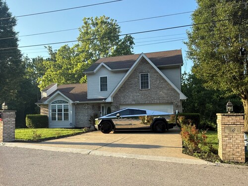 Listing at Pine Circle