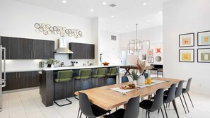 Maison (Multiple Bedrooms) | Intérieur