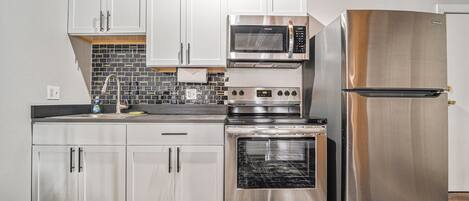 ميكروويف، فرن، موقد طهي مسطح، غسالة أطباق