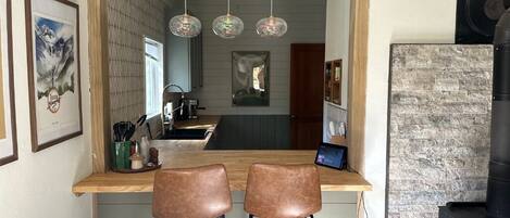 Microwave, oven, stovetop, dishwasher