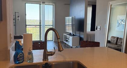 Elegant Domain Studio, Luxury Stay Steps from Dining & Shopping