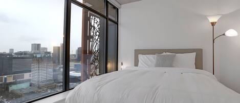 2 bedrooms, iron/ironing board, WiFi