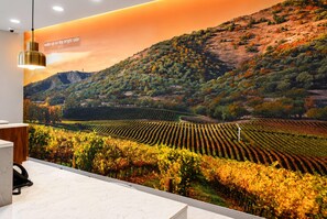 Lobby - La Quinta Inn & Suites By Wyndham Tracy (Tracy)