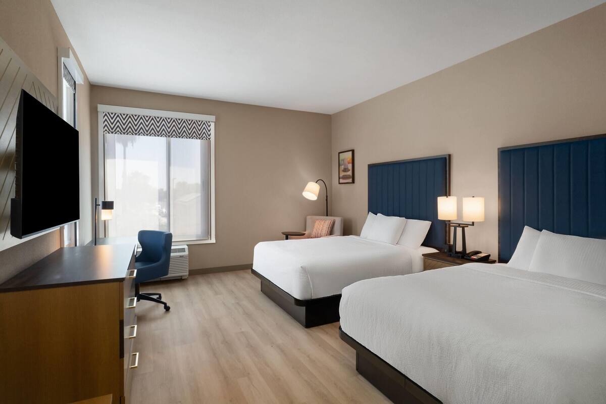 Room, 2 Queen Beds, Non Smoking (Wide)