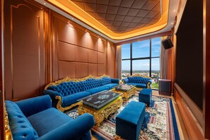 Presidential Suite, 3 Bedrooms, Non Smoking, Lake View