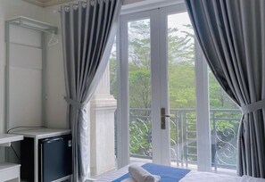 Double Room, Balcony | Iron/ironing board, free WiFi