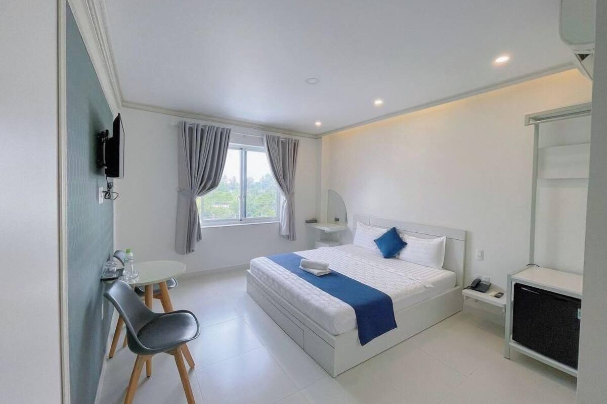 Deluxe Double or Twin Room | Iron/ironing board, free WiFi