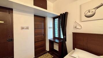 Apartment, Balcony, City View | Bathroom