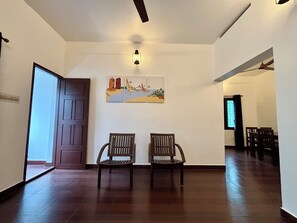Apartment, Balcony, City View | Living area