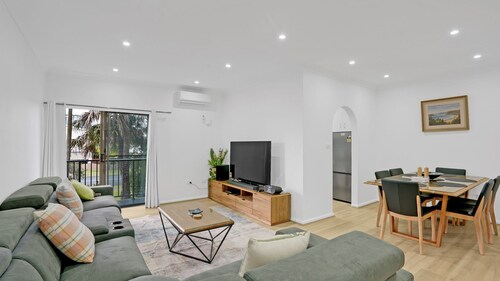 Filoli 5 in central Tuncurry
