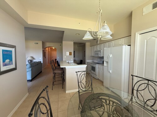 Cypress Woods Golf & Country Club, Beautiful 2 Bed/2Bath Condo, 1st Floor
