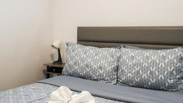 1 habitación, tabla de planchar con plancha, internet y ropa de cama