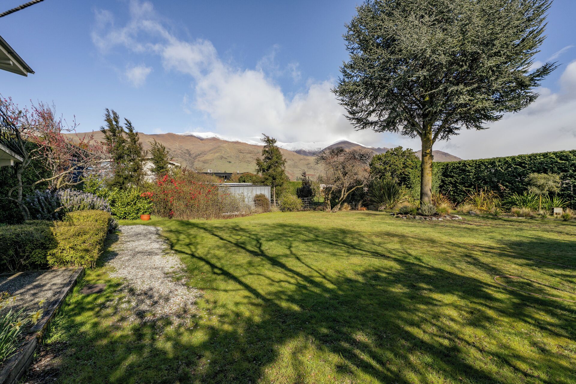 المنطقة المحيطة بالمنشأة