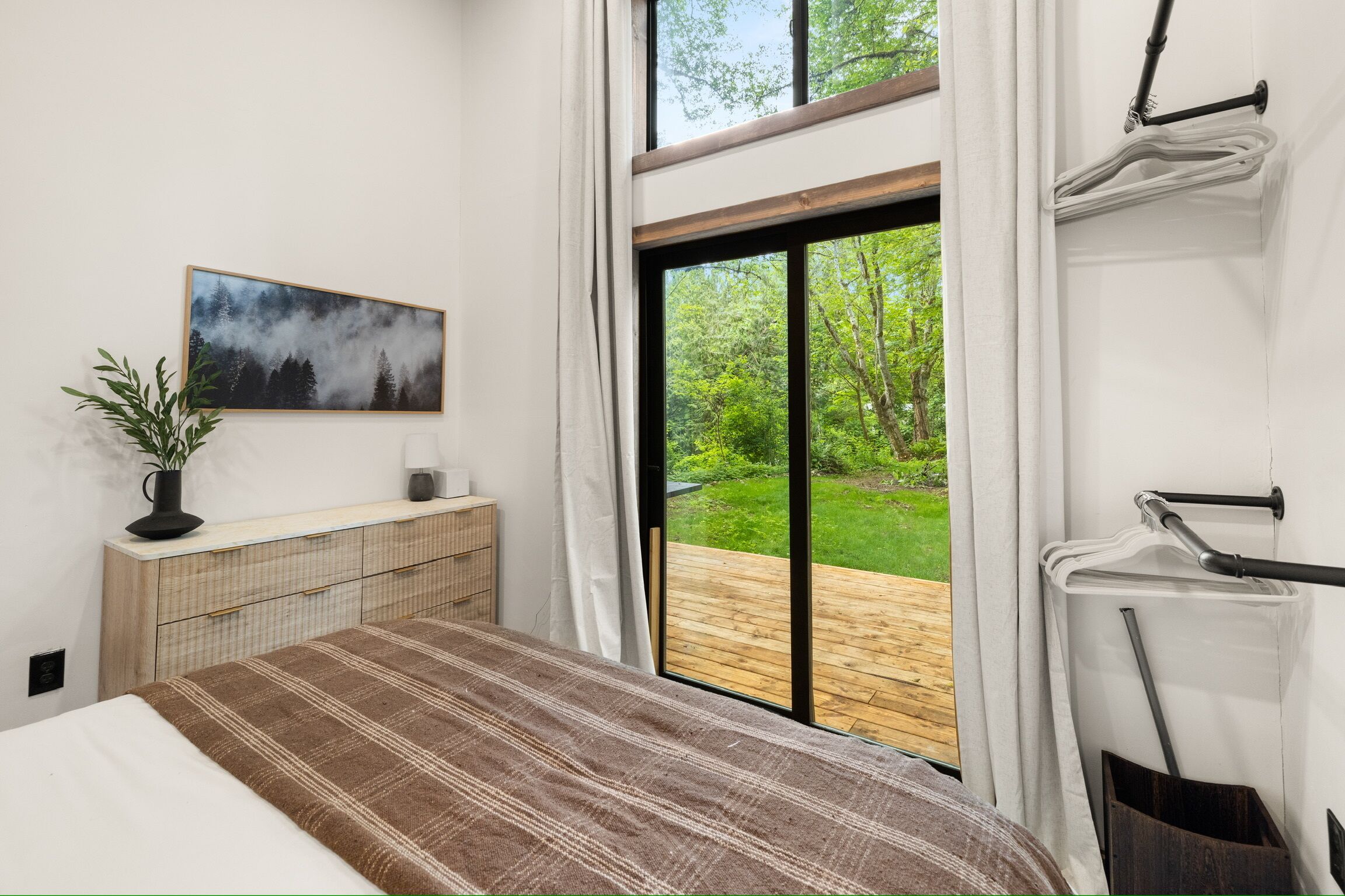 1 slaapkamer, een strijkplank/strijkijzer, wifi, beddengoed