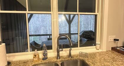 Charming mountain lake retreat with outstanding amenities.