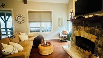 Télévision, cheminée