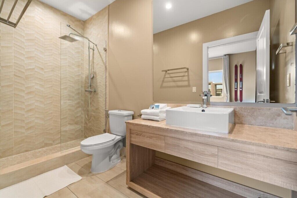 3085 Rockefeller Way (027).jpg
