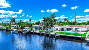 Marina - Pool & Waterfront! Close To Beach+Outdoor BBQ! (Pompano Beach)