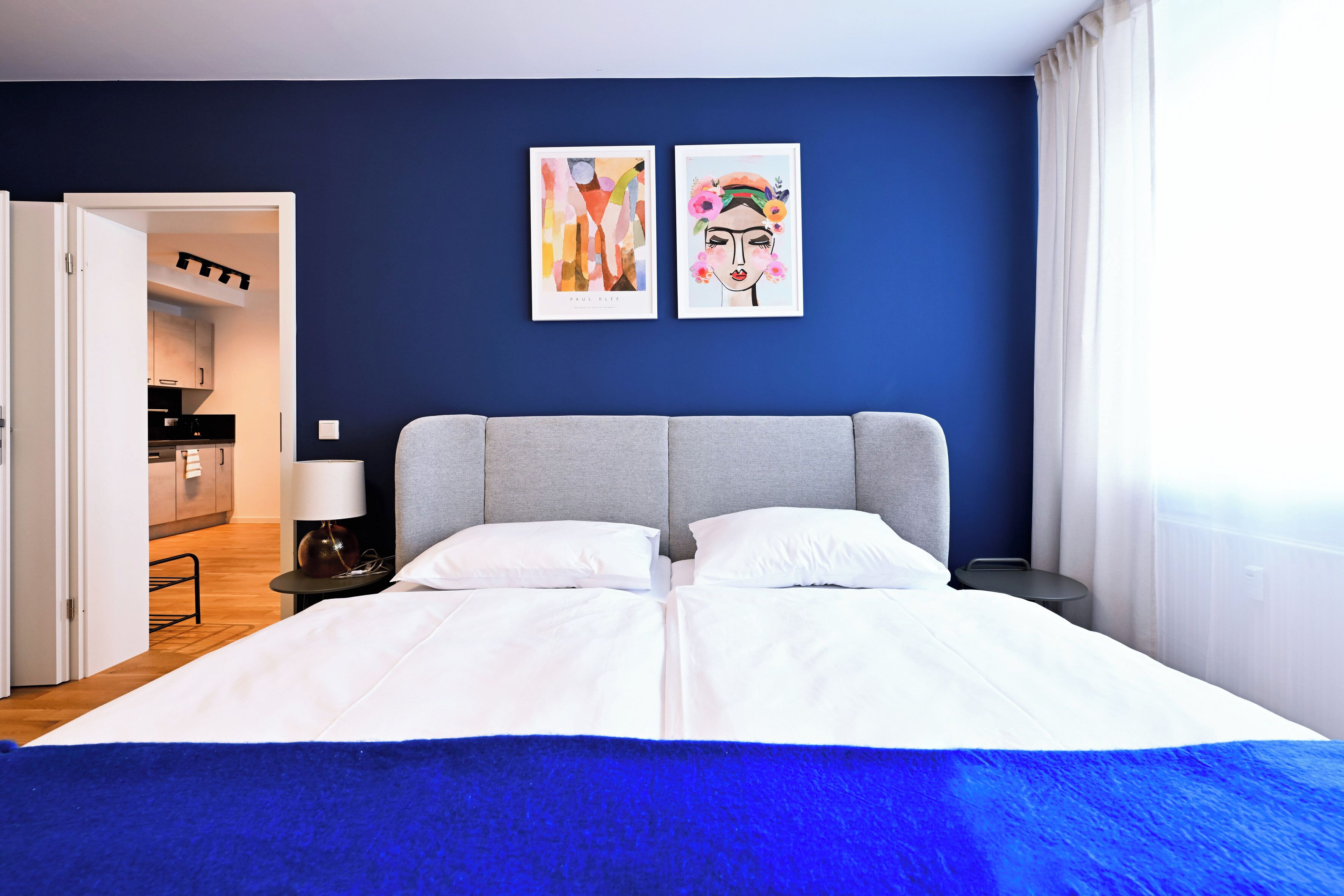 Individuell dekoriert, individuell eingerichtet, Schreibtisch