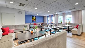 Esmorzar diari d'autoservei (15 EUR per persona)