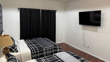 3 Schlafzimmer, Bügeleisen/Bügelbrett, Internetzugang, Bettwäsche