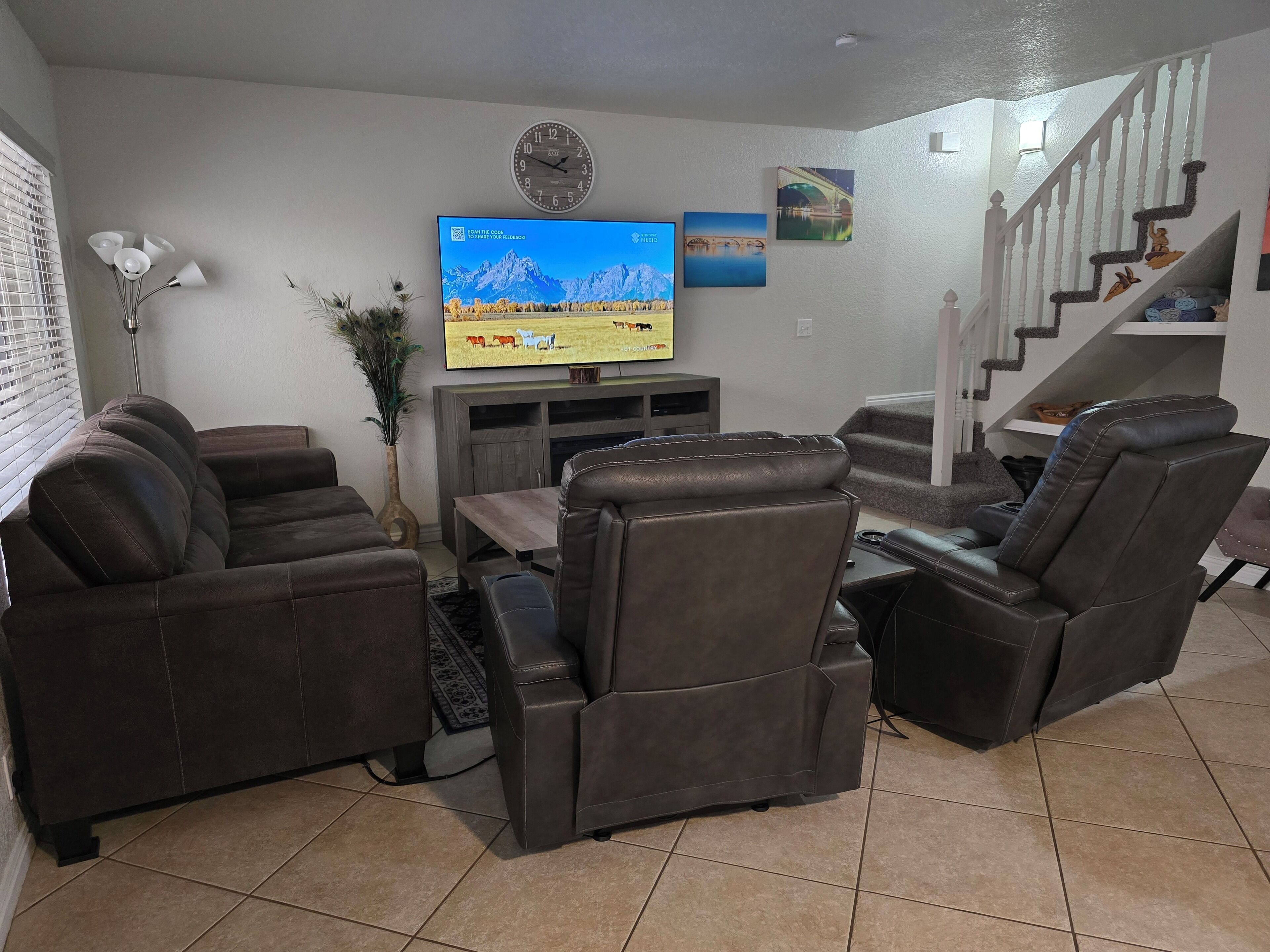 Smart-TV, Kamin, DVD-Player, Videothek