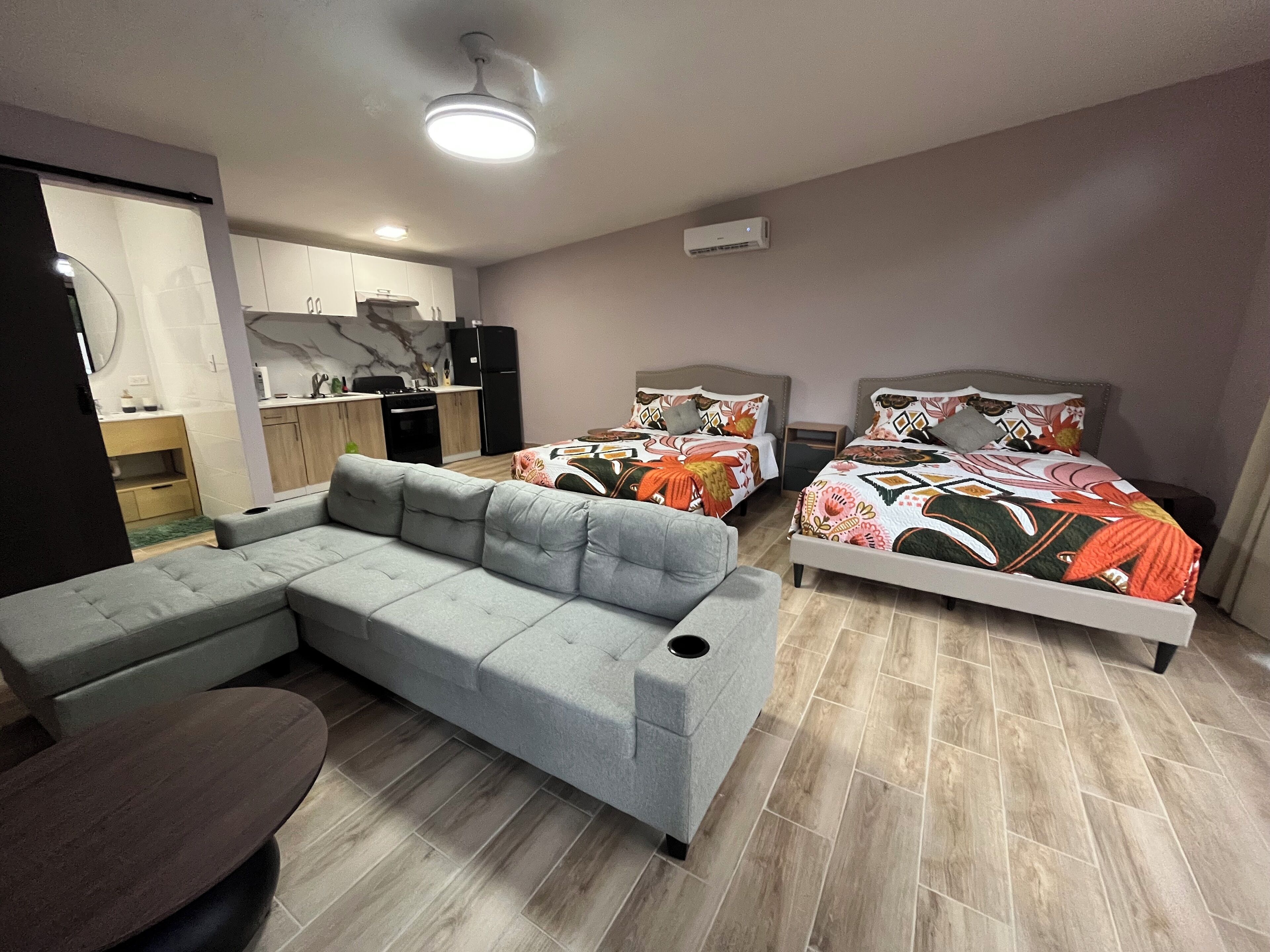4 habitaciones, wifi gratis y ropa de cama 