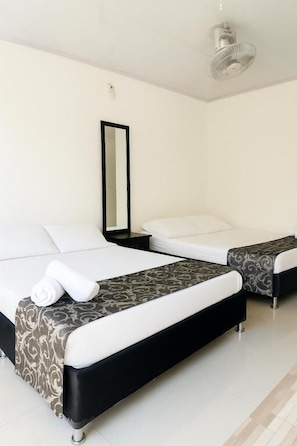 Habitación triple estándar, balcón | Wifi gratis