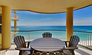 Condo, nhiều giường (Beach Colony East 12D) | Khu ẩm thực ngoài trời