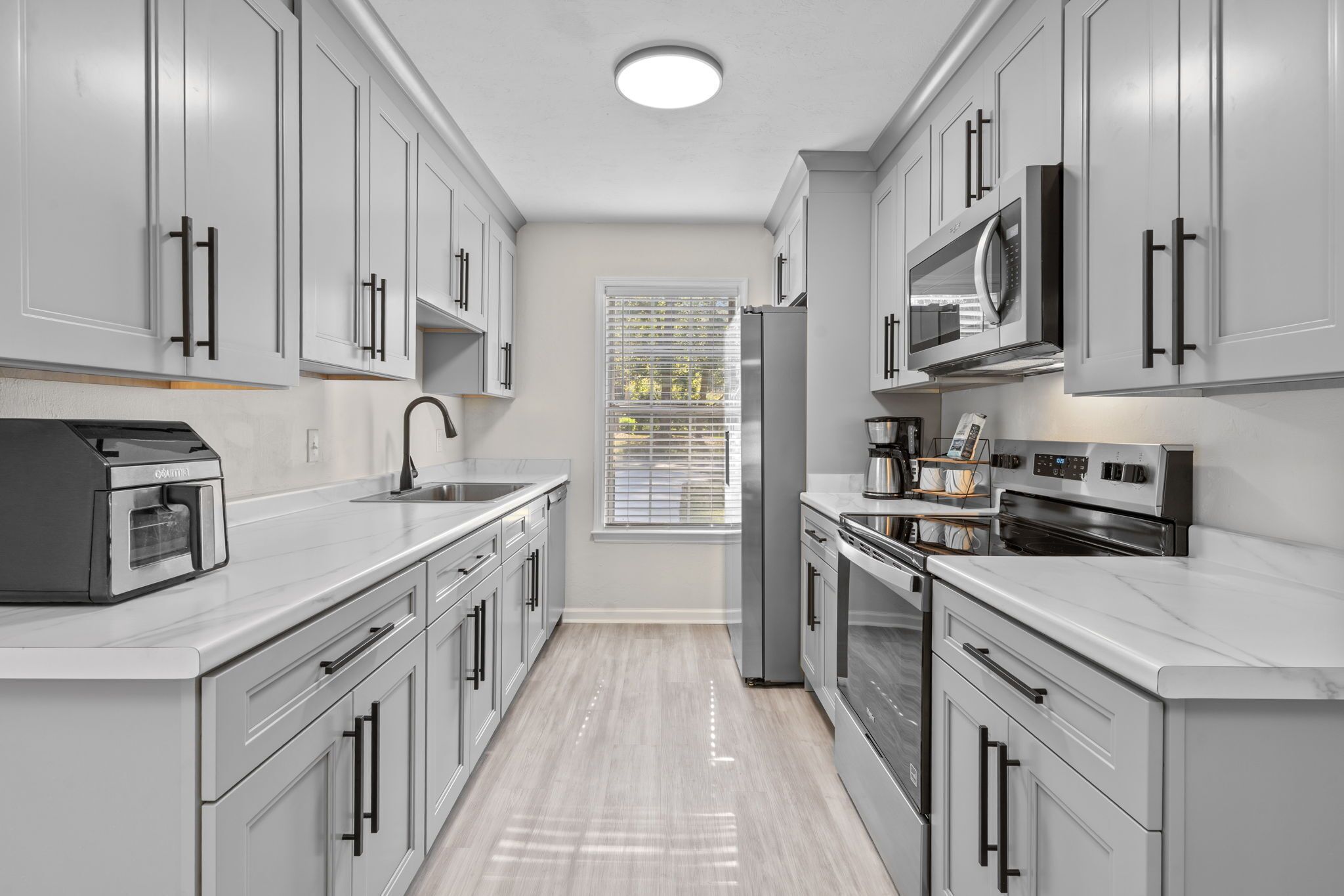 Microwave, stovetop, dishwasher