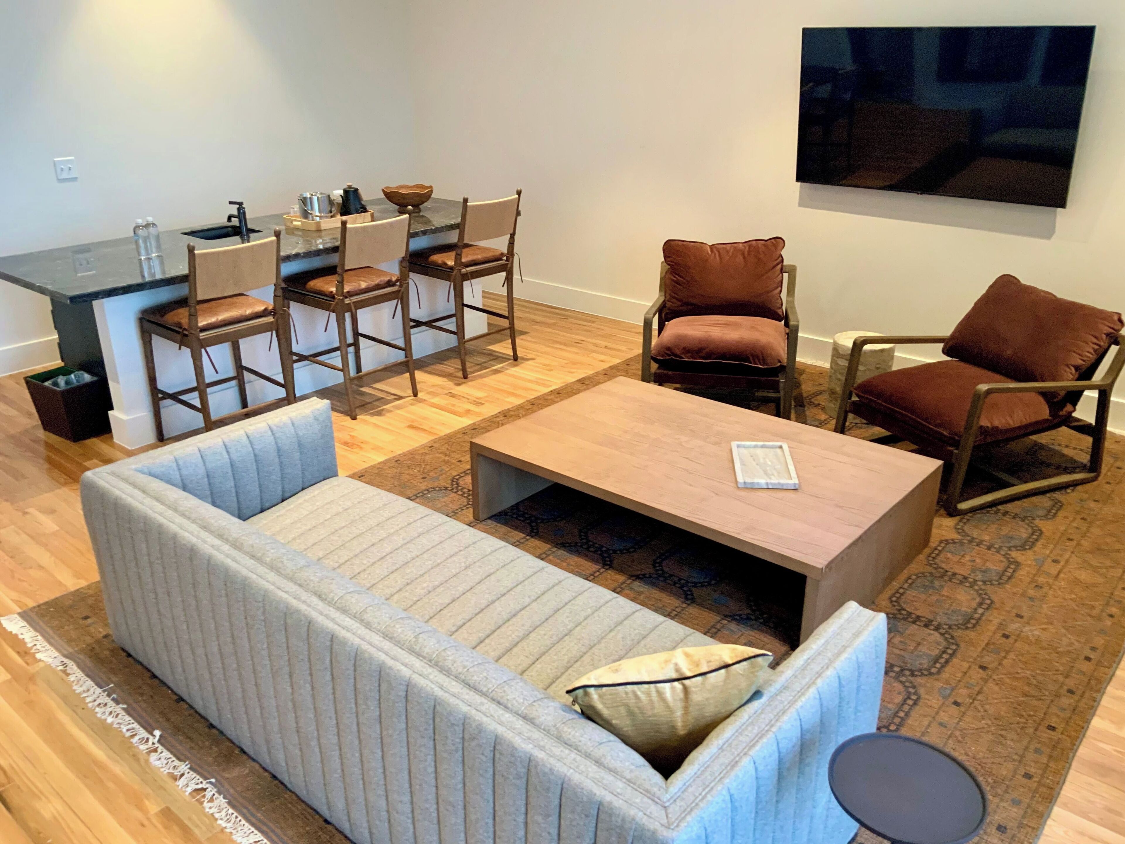 Suite (Persimmon Treetop) | Living area