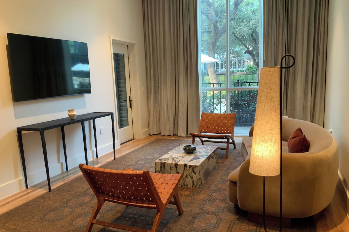 Signature Suite (Sparrow Signature) | Living area