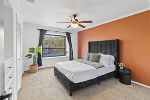 Strykejern/-brett, reiseseng for barn, wi-fi og sengetøy