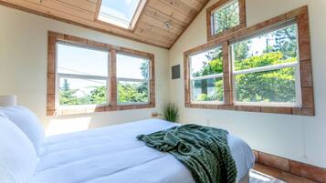 デスク、旅行用ベビーベッド、WiFi、ベッドシーツ