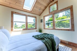 デスク、旅行用ベビーベッド、WiFi、ベッドシーツ