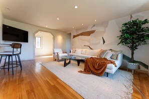 テレビ、ステレオ