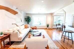 Fernseher, Stereoanlage