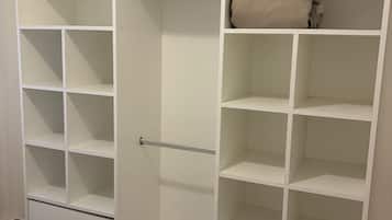 1 chambre, fer et planche Ă repasser, Wi-Fi gratuit, draps fournis