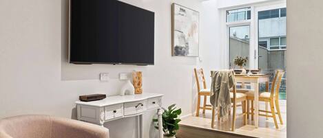 Apartment (0 Bedroom) | Interior