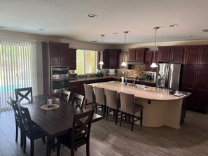 تناول الطعام