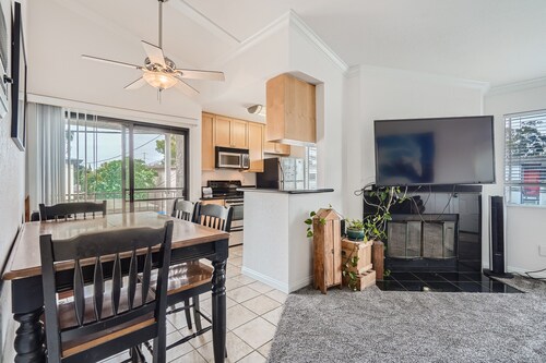 2 bdrm Condo,North Park, 4 miles to Comic-Con!