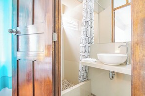 Double or Twin Room, City View | Bathroom - Inkary Hotel Machupicchu  (Machu Picchu)