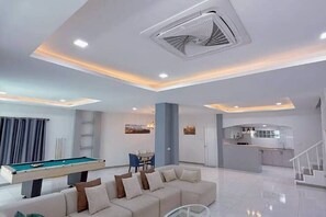 Room - Near Three Town 4Beds 5Baths South Pattaya villa (Pattaya)