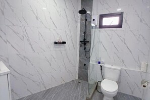 Bathroom - Near Three Town 4Beds 5Baths South Pattaya villa (Pattaya)