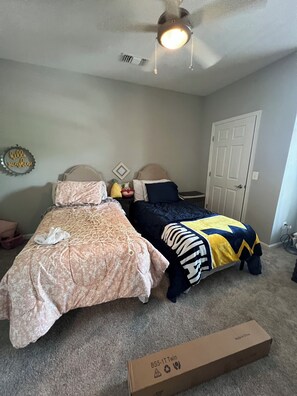 2 bedrooms, iron/ironing board, WiFi, bed sheets