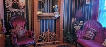 Park the car & walk to everything!  Minutes from great experiences uptown!