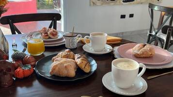 朝食 (郷土料理)、毎日提供 (無料)