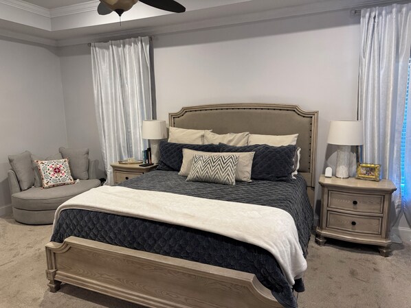 4 bedrooms, iron/ironing board, WiFi, bed sheets