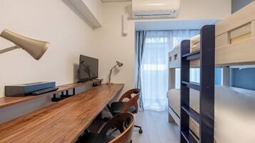 Tabla de planchar con plancha