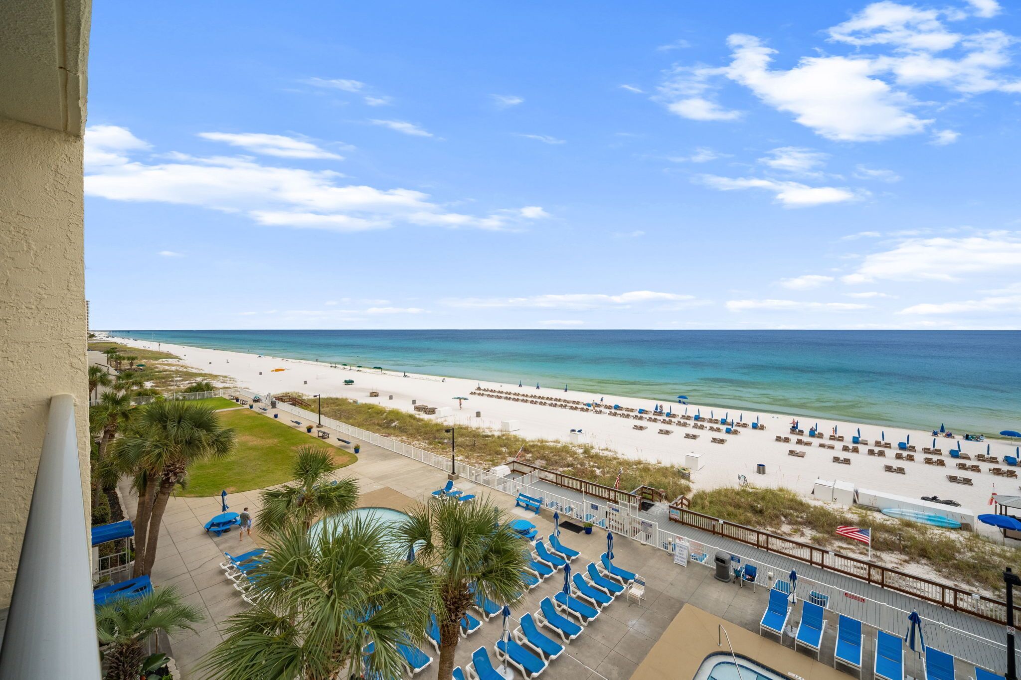 المنطقة المحيطة بالمنشأة